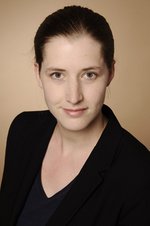 Dr. Anna Robra Dr. Anna Robra