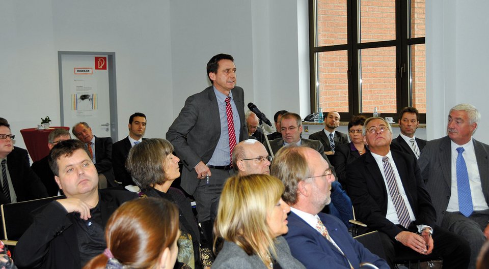 Oliver Blatt, Abteilungsleiter vdek, während der Diskussion im Plenum Oliver Blatt, Abteilungsleiter vdek, während der Diskussion im Plenum