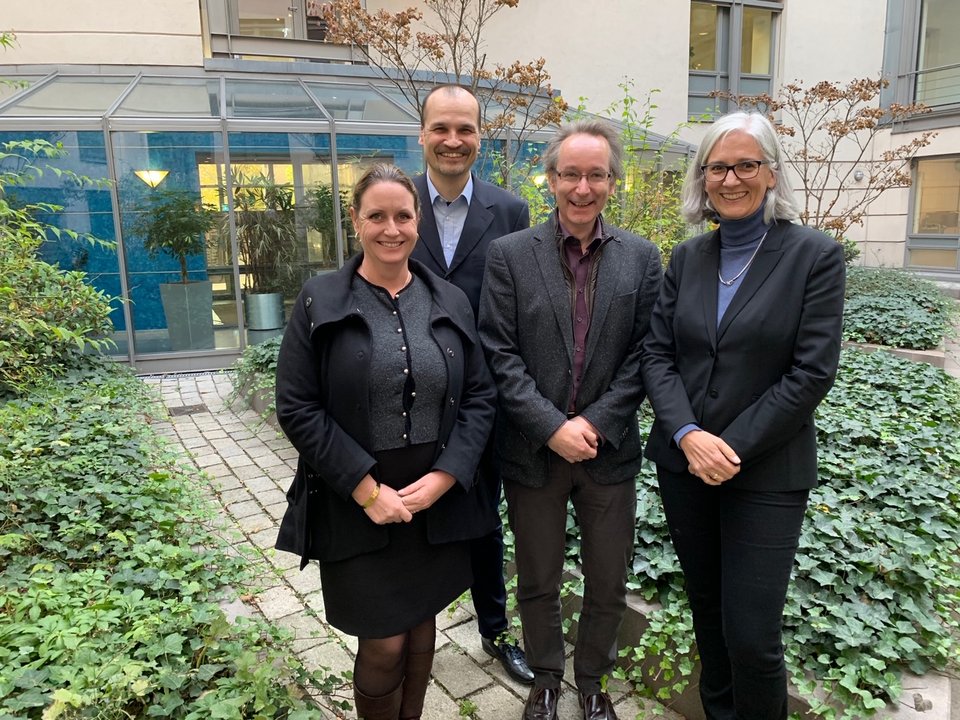 Der neue Vorstand der RPK Der neue Vorstand der RPK Von links nach rechts: Schatzmeisterin: Eva-Marie Torhorst, 1.Vorsitzender: Stephan Kauffeldt, 2. Vorsitzender: Dr. Gustav Wirtz, Koordinatorin: Dr. Sabine Kress