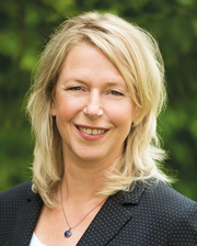 Portrait von Stefanie Heyer