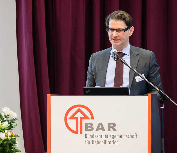 Abb.2 Dr. Stefan Hoehl, alternierender Vorstandsvorsitzender der Mitgliederversammlung der BAR, begrüßte die Teilnehmerinnen und Teilnehmer.